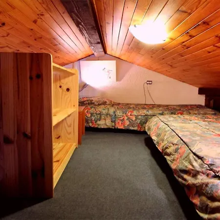 Ancolie - Hauts De Planchamp - 2 Pieces Pour 5 Personnes 781 *